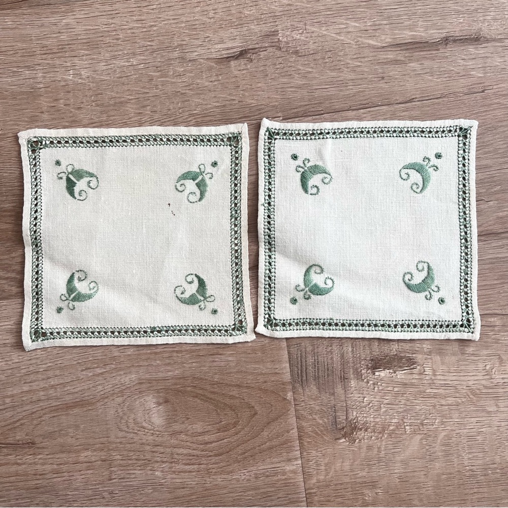 2 PCs Crochet Embroider Mug Rugs Mats Holders Coasters - Green Ivory Vintage NEW